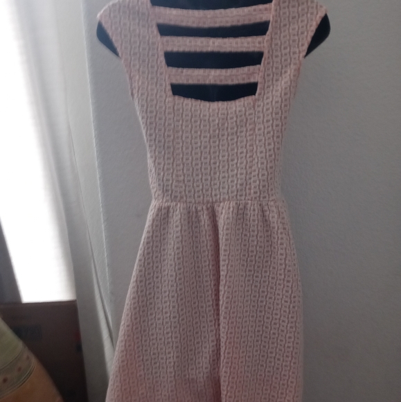 Geometric Mini - Picture 2 of 3